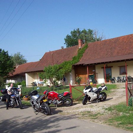 Les Coquelicots Villa Cosges Exterior photo